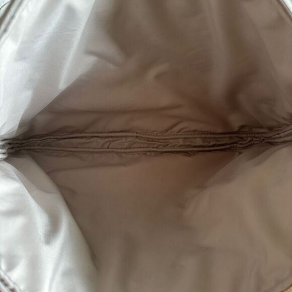 TUMI Beige Diamond Quilted Laptop Sleeve Case 15" x 11" - Picture 6 of 6